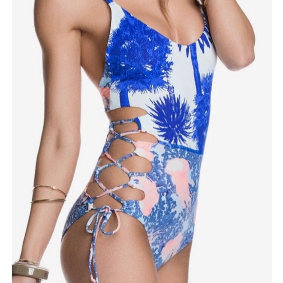 One piece bathing suit - Picture 4 of 4